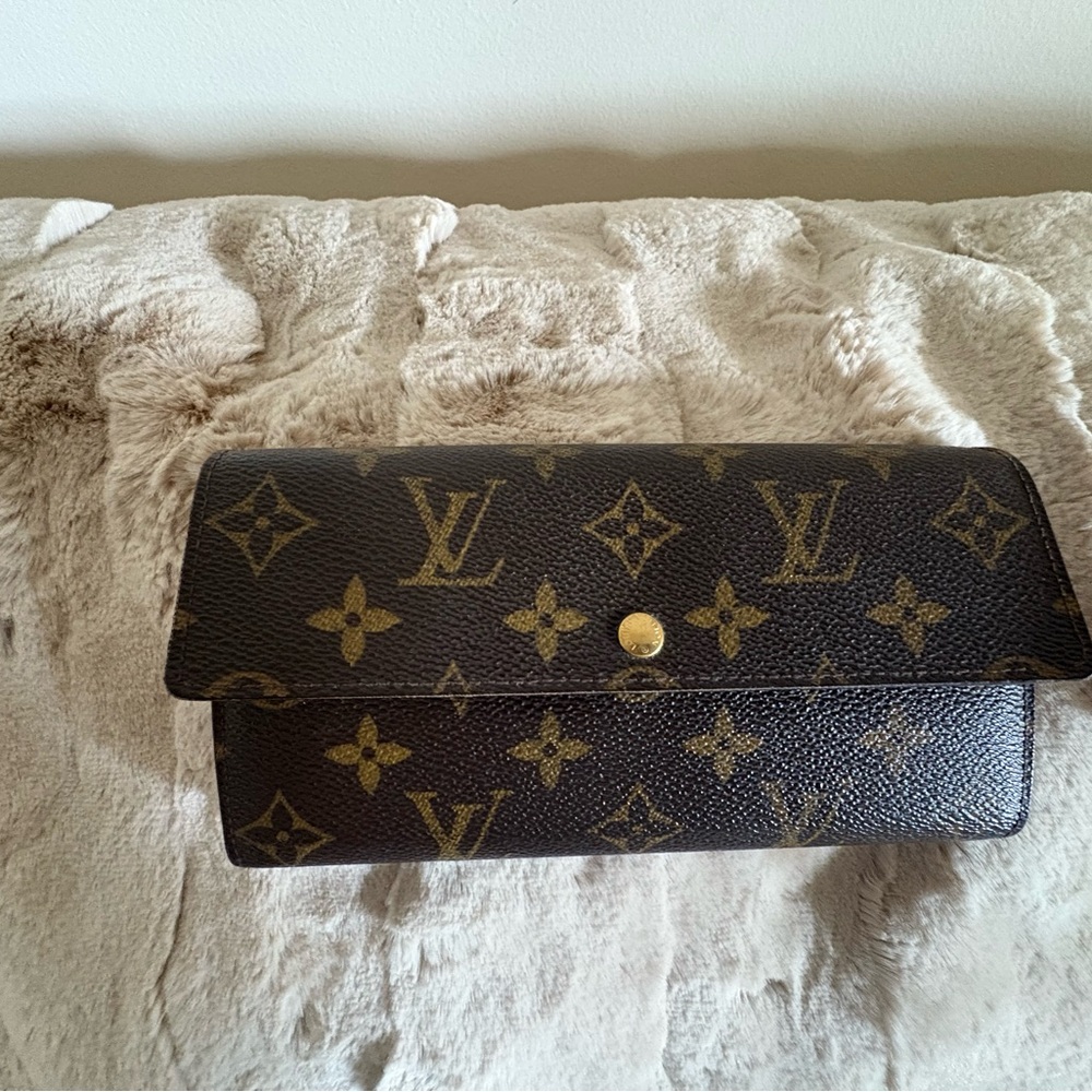 Louis Vuitton Monogram Wallet in Black and Gold